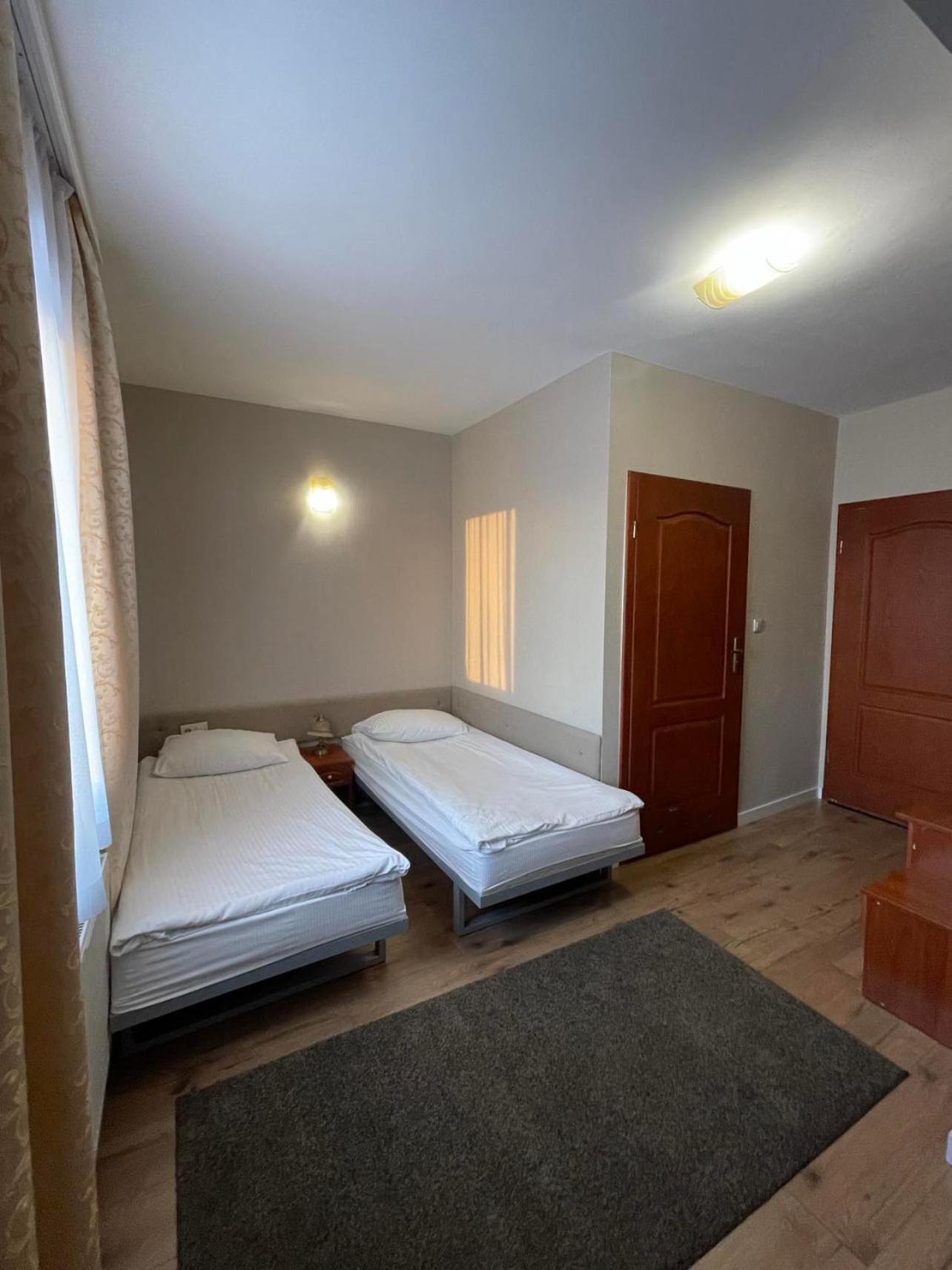 Hotel Arkadia Konskie 外观 照片
