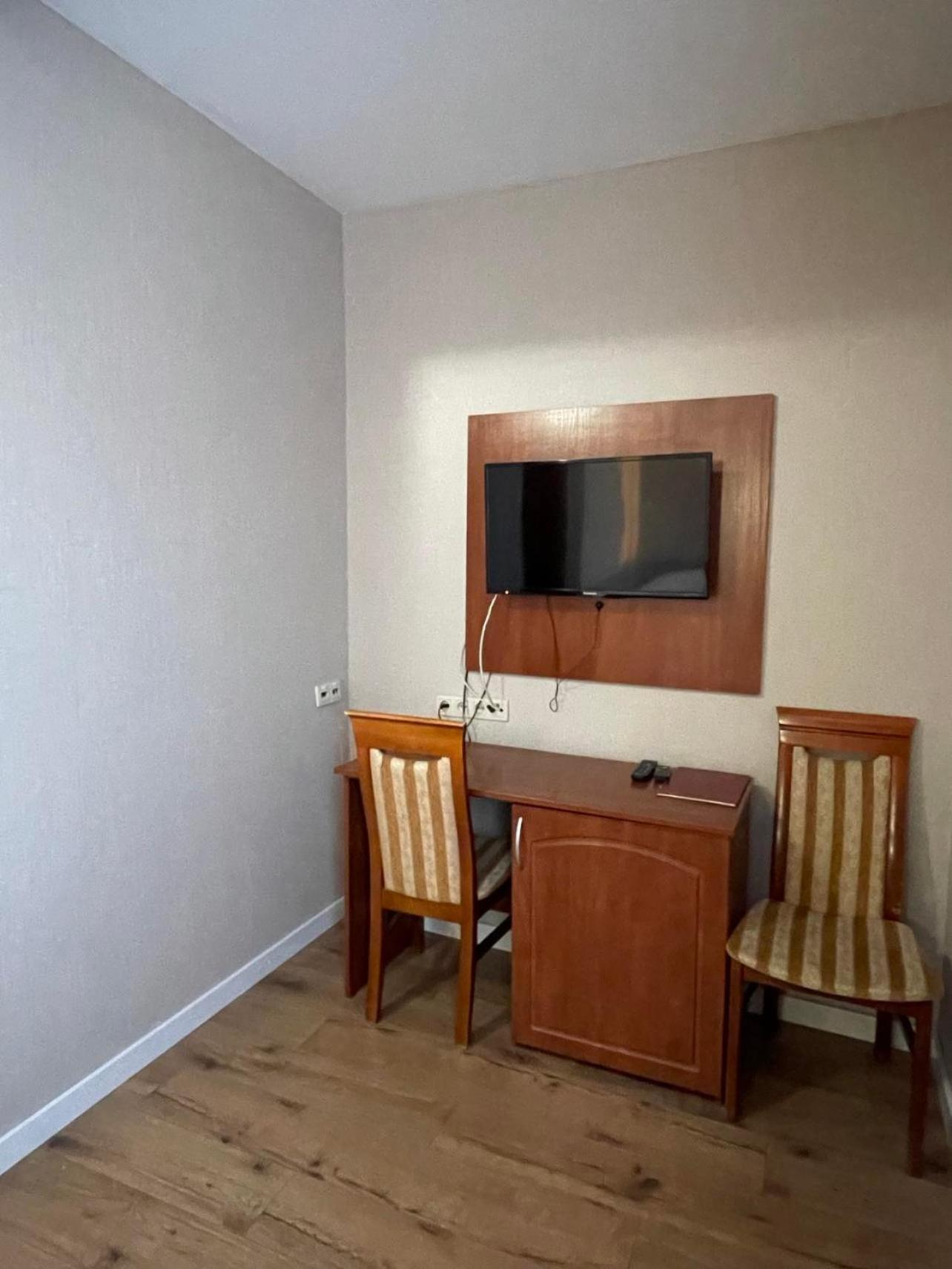 Hotel Arkadia Konskie 外观 照片