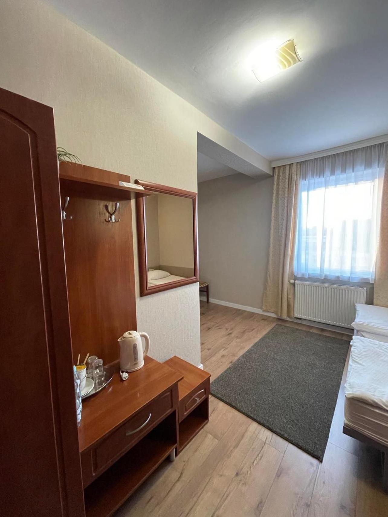 Hotel Arkadia Konskie 外观 照片