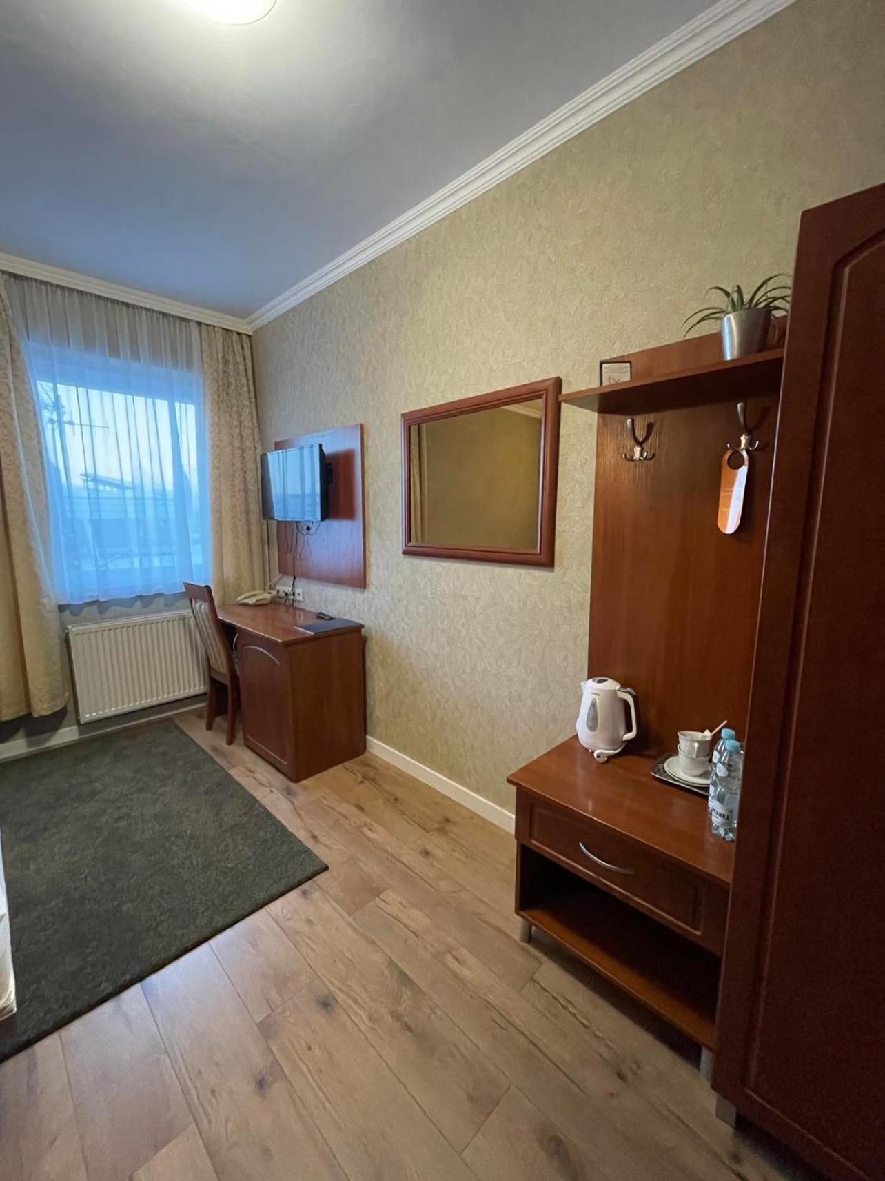 Hotel Arkadia Konskie 外观 照片